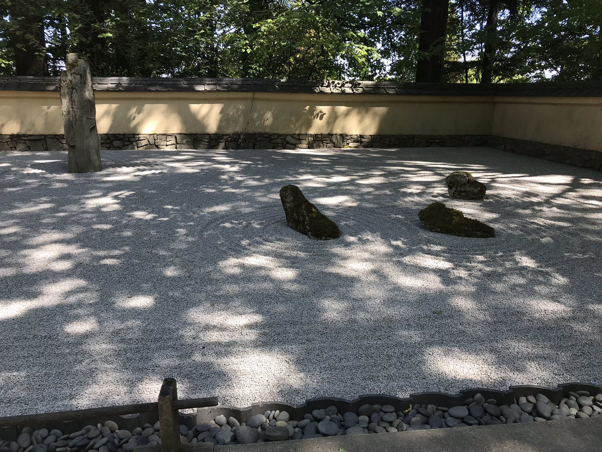 تويتر ちょまど エンジニア 帰国した على تويتر 枯山水庭園もあったよ T Co Iwlg5kavvr