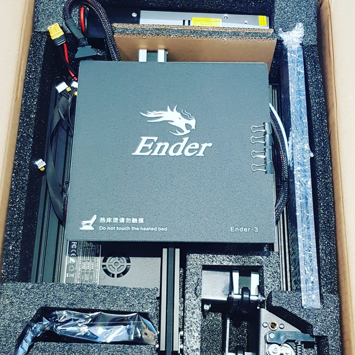 TheDaveloper's tweet image. Let the day of tinkering and printing begin! #creality #3DPrinter #ender3