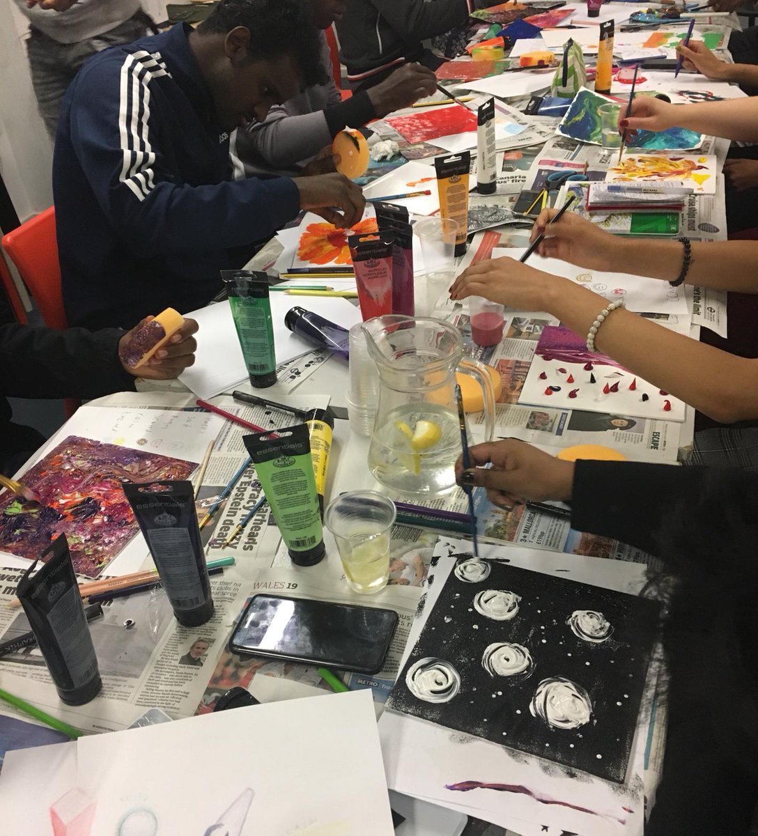 elementproject_'s tweet photo. We snapped Element Young Creatives from @CityWestminster in creative flow, prepping for tomorrow's showcase event. Thanks to artist &amp; DJ Sam for guest facilitating yesterday's session! #HairGameOnPoint https://t.co/zppCDGUyXP