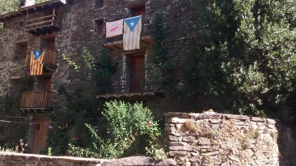 romanidemata's tweet photo. #ElSerrat
#ValldeRibes
#Ripollès https://t.co/4oyr2i27vo