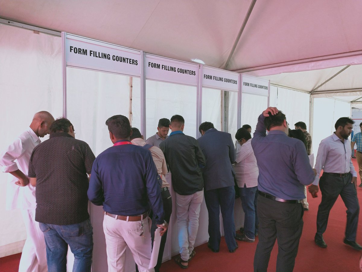AnufoodIndia's tweet photo. Some afternoon stills from the registration counter. People are still gathering in large numbers to register for the biggest ongoing food fair #Annapoorna2019. The event is from 29th-31st Aug 2019. Join now! @ficci_india  @FIFI_INDIA @KoelnmesseInc @rai_india @fssaiindia https://t.co/EUzCSymypS