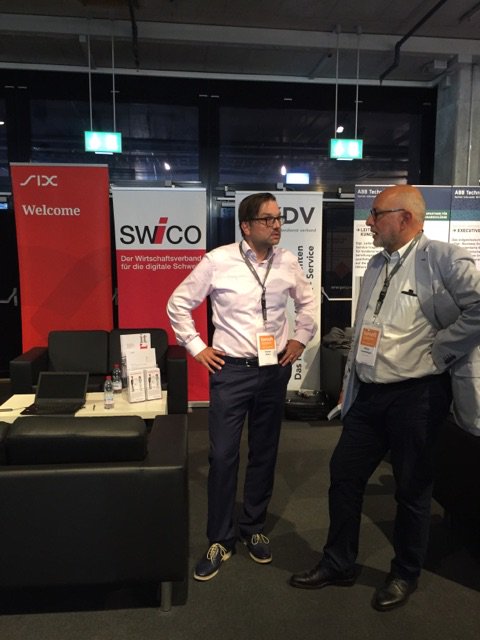 sixgroup's tweet image. Thomas Reske von SIX referierte an der IT-Fachmesse #topsoft zur #QRrechnung. Die Teilnehmenden stellten direkt im Workshop Fragen oder informierten sich anschliessend in der Partner-Lounge von #Swico. six.swiss/2TNMGAa