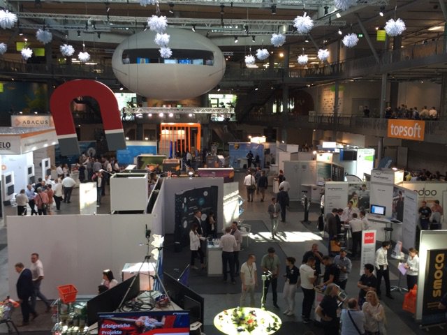 Thomas Reske <a href="/sixgroup/">SIX</a> referierte an der IT-Fachmesse #topsoft zur #QRrechnung. Die Teilnehmenden stellten direkt im Workshop Fragen oder informierten sich anschliessend in der Partner-Lounge von #Swico. six.swiss/2TNMGAa