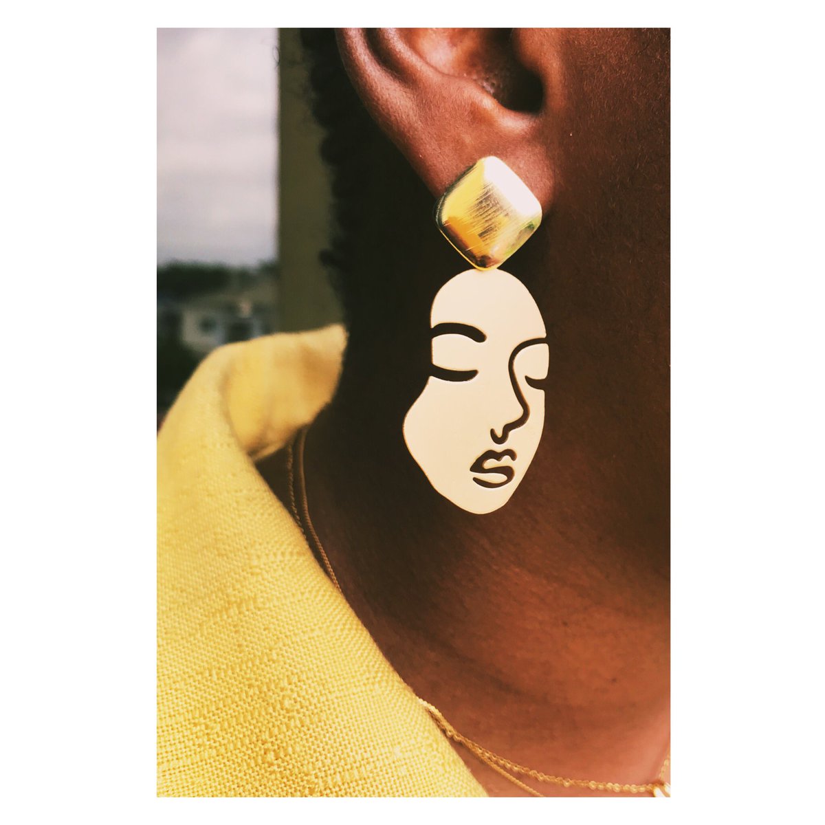 Different faces, different stories. What’s your story?

Abstract earrings: N2500

Place your order now via Dm or WhatsApp 09083959501.

#abstract #minimalistfashion #metalsbyolga #affordablefashion #accessories #earrings #olgadiva