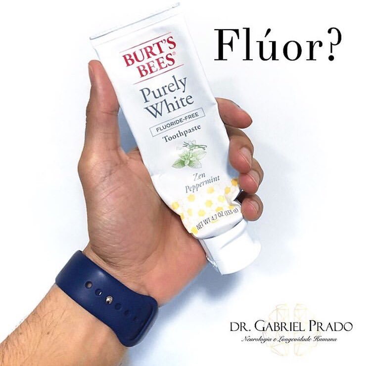 gabrielnsprado's tweet photo. A pasta de dentes sem flúor deste Burt's Bees é feita para manter o hálito fresco e a boca limpa. Experimente o refresco da pasta de dentes Zen Peppermint que o deixará limpo e fresco! Esta pasta de dentes foi projetada para remover manchas na superfície e dar um belo sorriso! 🦷 https://t.co/sgERKXC595