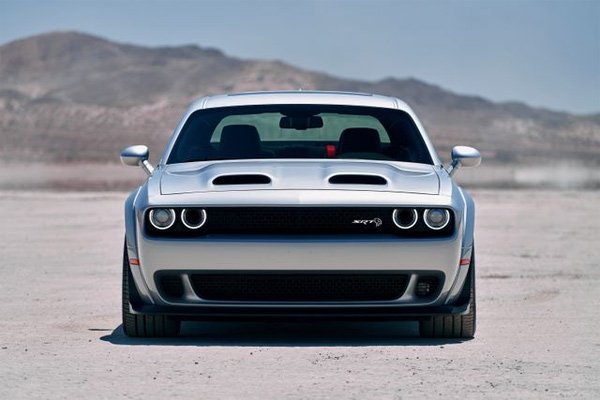 Fast_MuscleCar's tweet photo. Dodge Challenger SRT Hellcat Redeye: Loud and Proud... https://t.co/SwPVVbQrq3