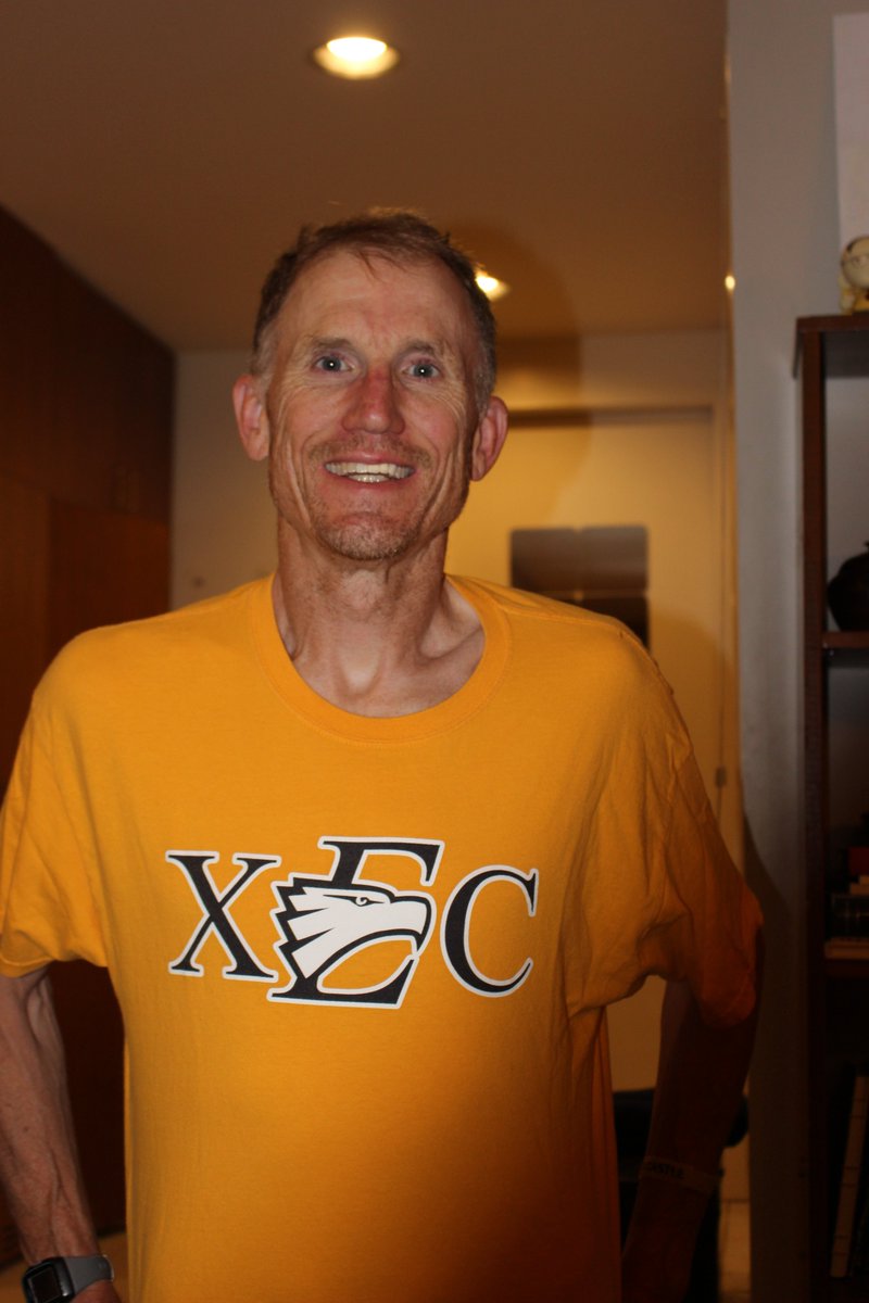 AustinJarrow's tweet image. Shirt of the day:  mystery shirt (for now)

#shirtoftheday #runwiththebest