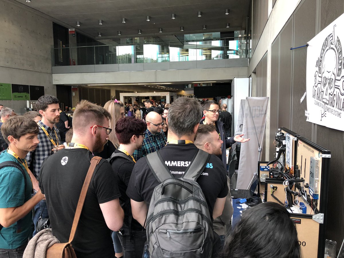 _GarethP's tweet image. Quite a large crowd starting to gather!! 🚘🚘 #CarHackVillageUK @BSidesMCR