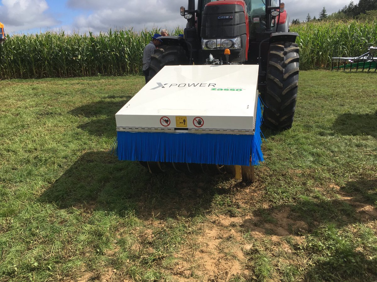 Désherbeuse électrique présentée lors de la journée Inno VGT’AL organisée par PASQUIER VGT’AL.