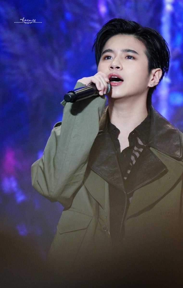 MeanMis's tweet photo. I’m waiting for you 
Cr.logo 
 #EFWFW19xPLAN https://t.co/bnX4PwrzxV
