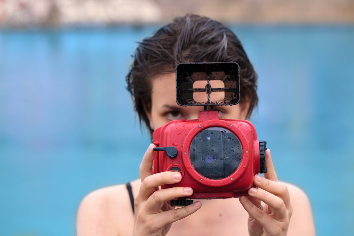 lomographyfr's tweet photo. En ce moment profitez de 50% de réduction sur le caisson sous-marin Krab Underwater Housing pour l'achat d'un appareil LCA+ ou d'un LC-Wide : https://t.co/XODG2TpUKi ! 🦀 

Photos par jprswim, emilios et lomof. 

#underwaterphotography #summer #snokeling #filmphotography https://t.co/QF6PBn5lZB