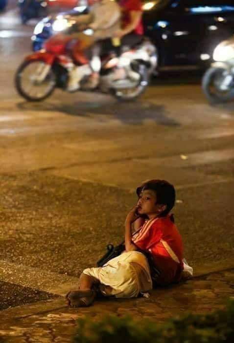 TARIQ_KHAN456's tweet photo. معافی چاہتا ھوں الفاظ نہیں مل رھے
آج درد لکھ دیا ھے بس محسوس کیجئے
😥😥😥
#BringingHumanityBack
#LoveHumanity https://t.co/iWckuSngcp