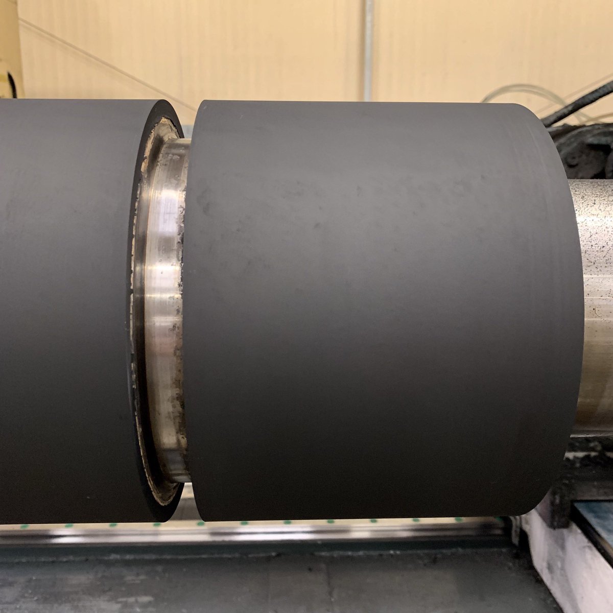 KV_Rol's tweet photo. KV Rollers just completed a grooved industrial drive roller - https://t.co/OHdUTqaIkj #kvrollers @KV_Rol #rollers #ukmanufacturing #groovedrollers #driveroller #industrialrollers https://t.co/XNqJvLvudx