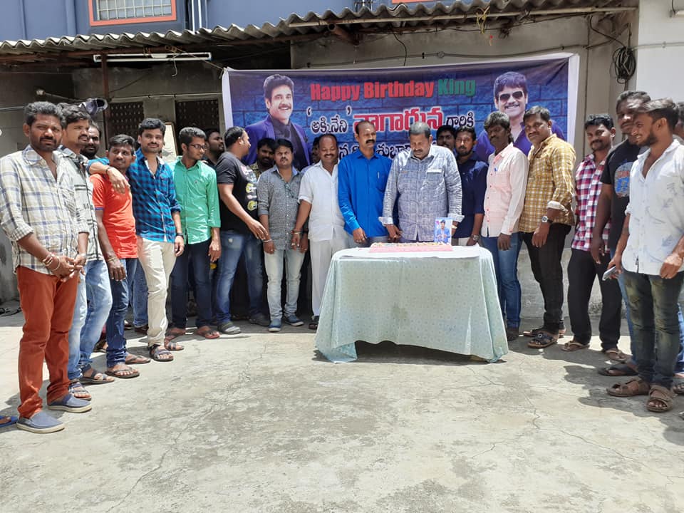prasu0707's tweet photo. #HBDKingNagarjuna
#HBDTrendSetterNag
@iamnagarjuna birthday celebrations in Vijayawada
#NSRFC https://t.co/gaD5g2Injy