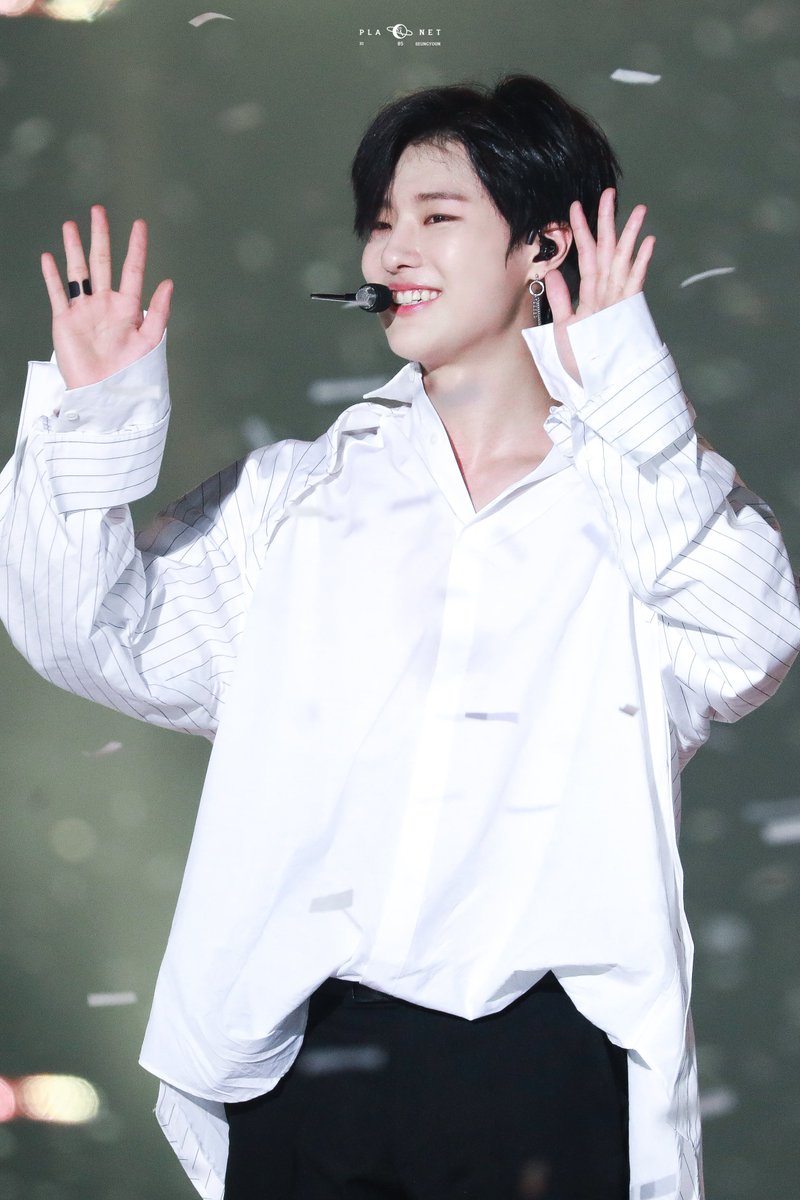 PLANET85_csy's tweet photo. [HD]190827 X1 PREMIER SHOWCON
#조승연 #승연 #CHOSEUNGYOUN #SEUNGYOUN  #X1 #엑스원 
@x1members

👼✨ https://t.co/hHQYh9iFeS