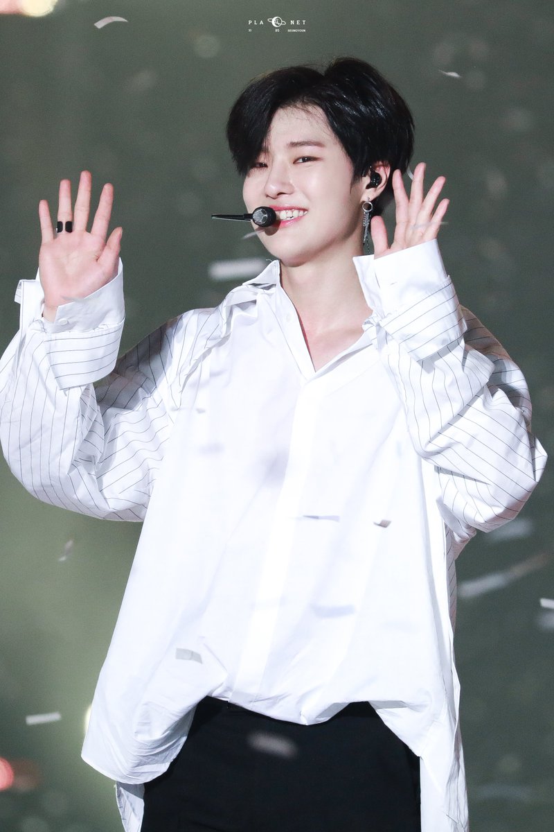 PLANET85_csy's tweet photo. [HD]190827 X1 PREMIER SHOWCON
#조승연 #승연 #CHOSEUNGYOUN #SEUNGYOUN  #X1 #엑스원 
@x1members

👼✨ https://t.co/hHQYh9iFeS