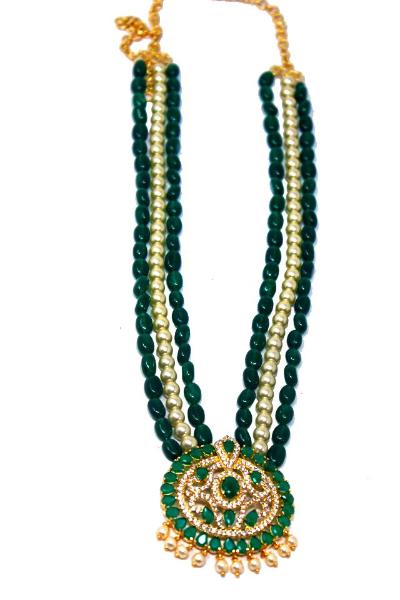 Green Onyx Crystals & Pearl Necklace
emahila.org/p/c/green-onyx…
#flatonyxcrystal #pearlnecklace #beautifulpendant #whitestones #jewellery #jewelleryadditcts #trendy #ruralproducts #womenacceries #onineshopping #womenempowerment #pearls #greenbeats #traditional