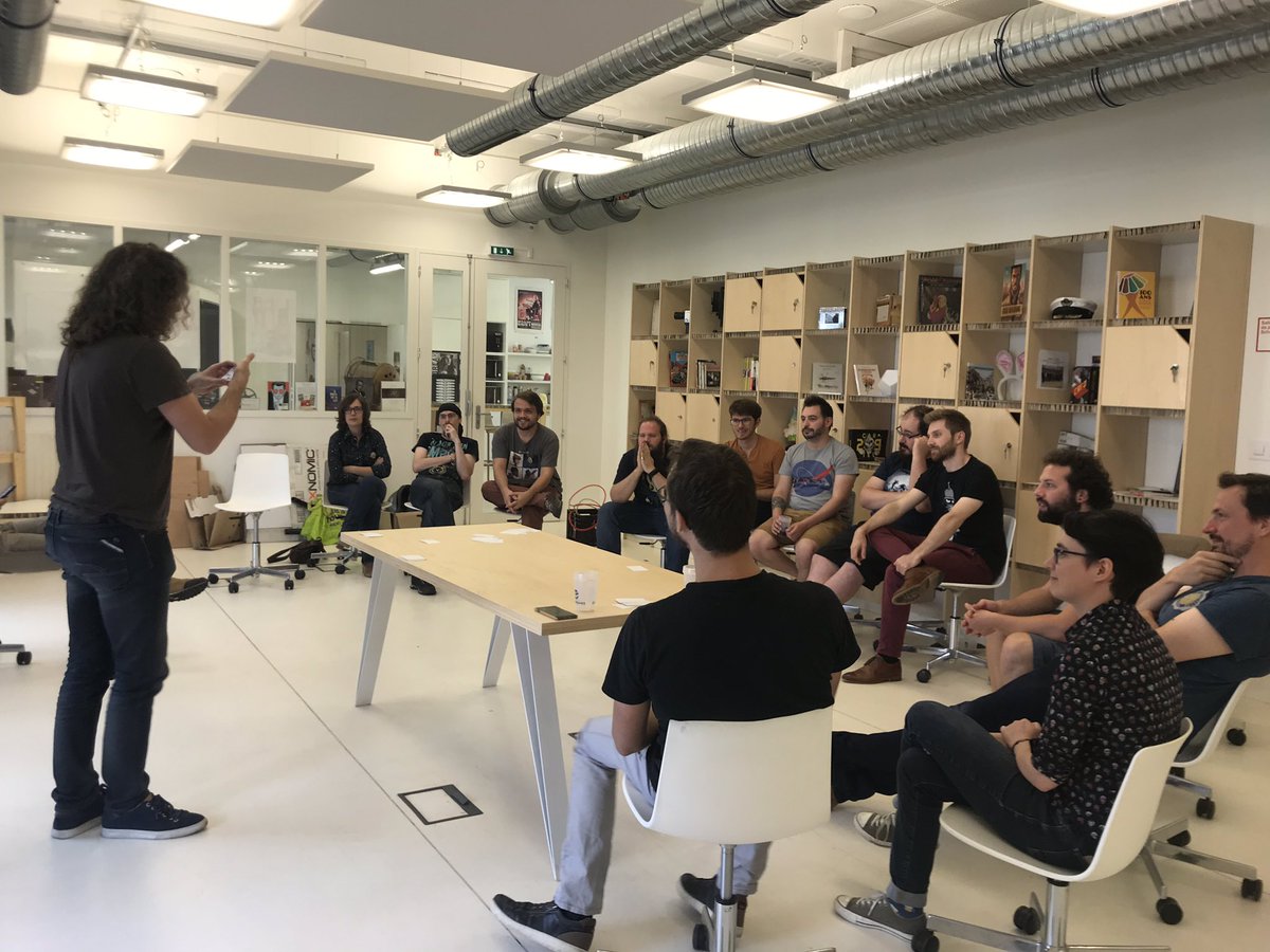 atlangames's tweet photo. #Summercamp 🏖
Time’s Up special jeux vidéo concocté par @louisgodart & workshop sur l’intérêt de promouvoir les jeux via les plateformes de streaming animé par @DianeBechet ! Bornes d’arcade en place pour tester les jeux des adhérents 👌🏼 #SpiritArena #Hyperun #SamuraiRiot https://t.co/tJM5Dftqh8