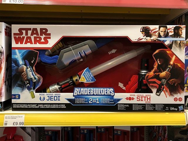 UKToyCollector's tweet photo. 😃👍🏻 This large #StarWars #Lightsaber #Bladebuilders set is only £9.99 @smythstoys @smythstoysuk
This set is still on my #StarWarsBargains list over on @Twitter .
#StarWars
#ToyHunting
#TheForceAwakens
#TheLastJedi
#TheRiseOfSkywalker
#StarWarsBargain… https://t.co/UmS1j0dfbr https://t.co/kcf79Vdcvz