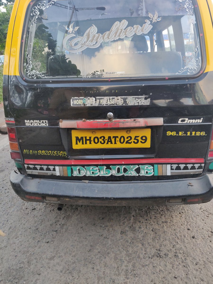hdecnjf's tweet photo. Park on higway and when asked started argument with us @MumbaiPolice @mumbaitraffic https://t.co/ATL5lYCNQH