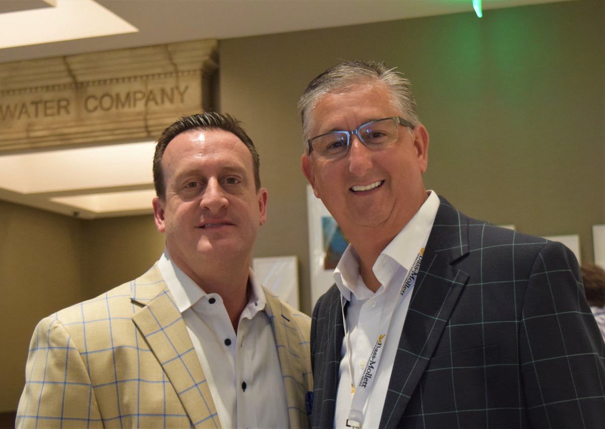CremationAssoc's tweet photo. Heartfelt thanks to @KYFuneral who demonstrated that true Southern hospitality at #CANA19 Convention in Louisville last month.
Their leaders, staff, and members helped welcome attendees, with generous samples of Kentucky cuisine: mint juleps and chocolate bourbon balls! https://t.co/Oog1uSSJWx