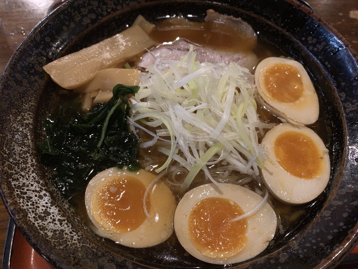 NCSLK's tweet photo. 全財産かけて食うラーメンはうめえな https://t.co/M1lld4ZZLG