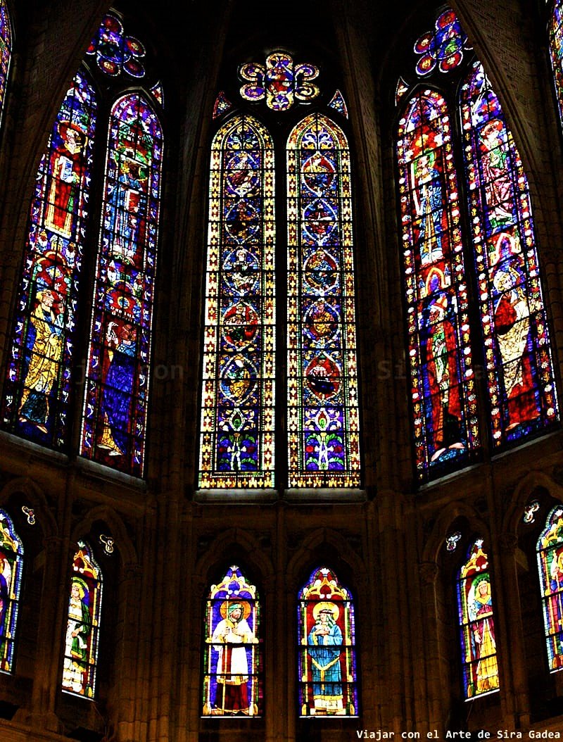 Lancetas centrales Arbol de Jese, al este, de donde  viene la LUZ