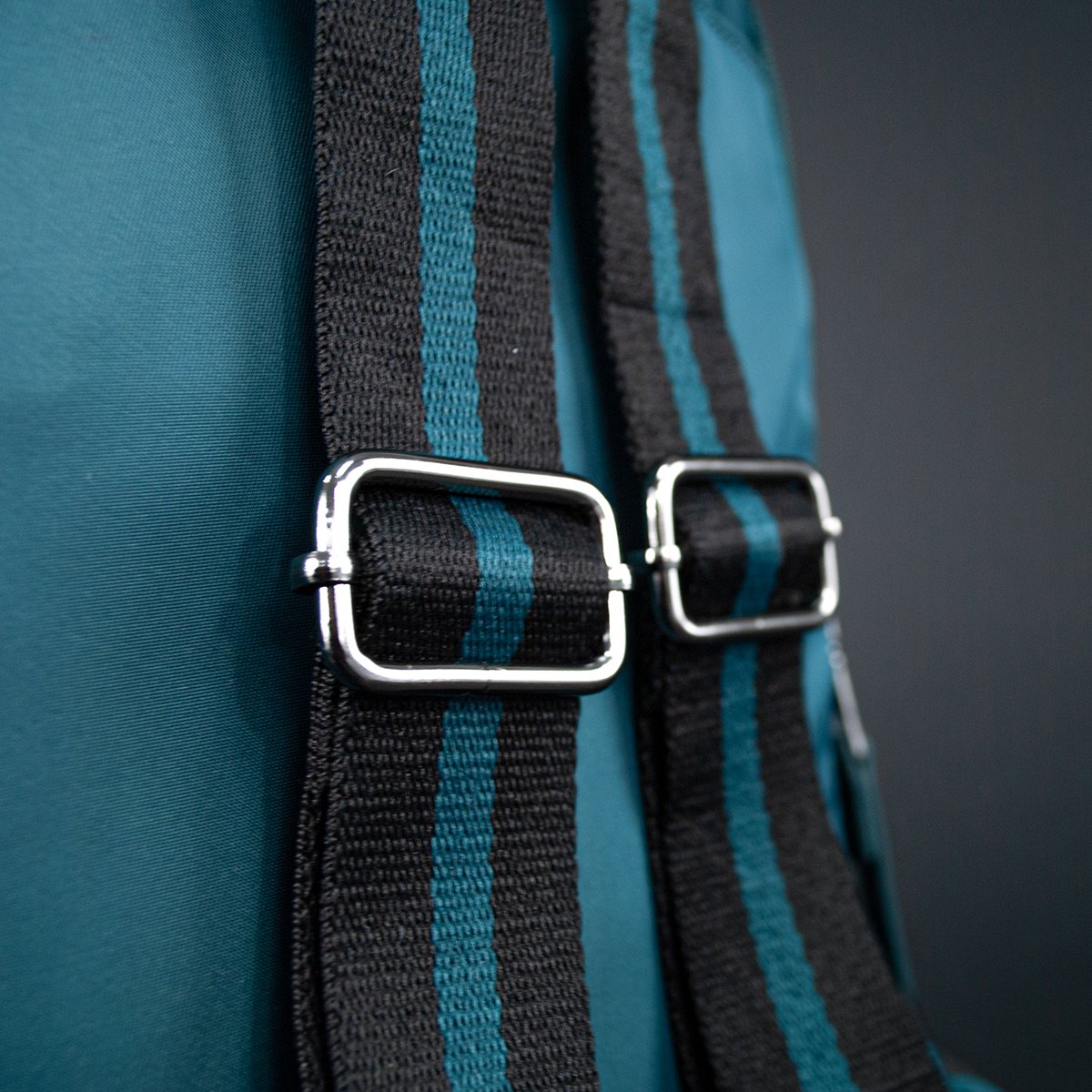 Te presentamos la nueva #mochila Kippy.
Elegante y compacta parte de la linea Core de #HeadChile
Encuéntrala en #HeadStore
.
.
.
Kippy: $29.990