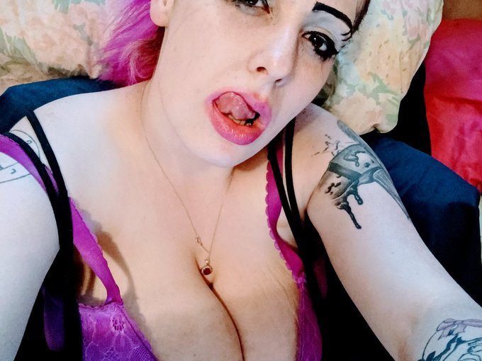 I'm online right now on skyprivate (live skype show). my private profile: https://t.co/AJAglx8rYt Please<a href="/tag/camgirl"class="tags"><span>#camgirl</span></a>