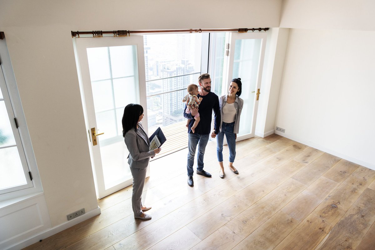 Opinieartikel @VBOdirectie in <a href="/telegraaf/">De Telegraaf</a>: Niet de hoge huizenprijzen, maar het gebrek aan financieringsmogelijkheden zorgt ervoor dat starters moeilijk aan een woning komen. #VBO #starenofstarten #nieuws  bit.ly/2LdqLi4