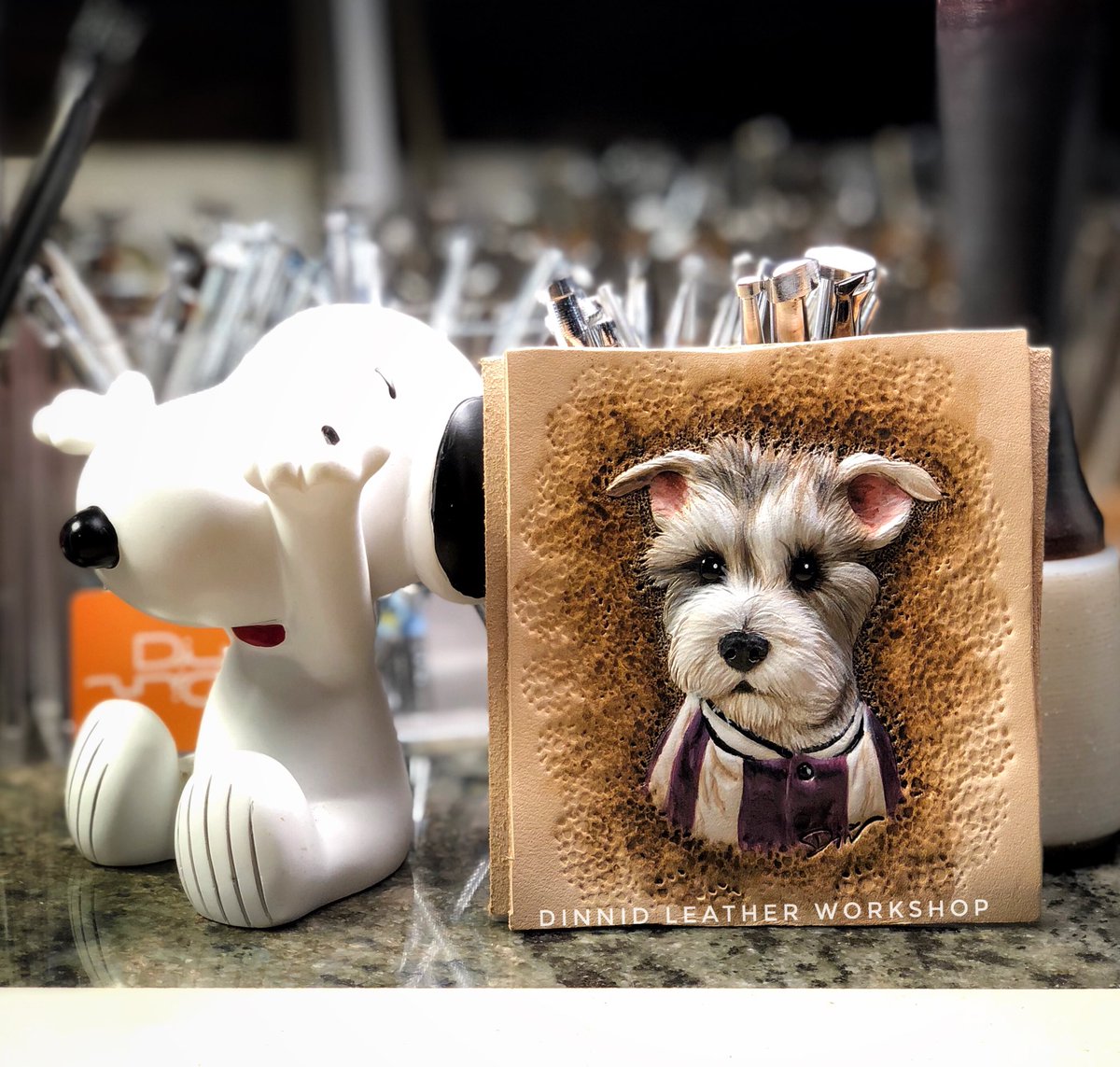 DinniDLeather's tweet photo. 「冬甩」史納莎、雪納瑞Schnauzer 鑰匙圈
from Hong Kong 🇭🇰 #皮雕藝術 #皮雕工藝 #皮雕 #dinnidworkshop #handmade #leatherart #leathercraft #leathercarving #掛飾 #keychain #leatherdye #acrylicpainting #leathertooling #catloversclub #鑰匙圈 #schnauzer #史納莎 #雪納瑞 https://t.co/vmubNfSY7O
