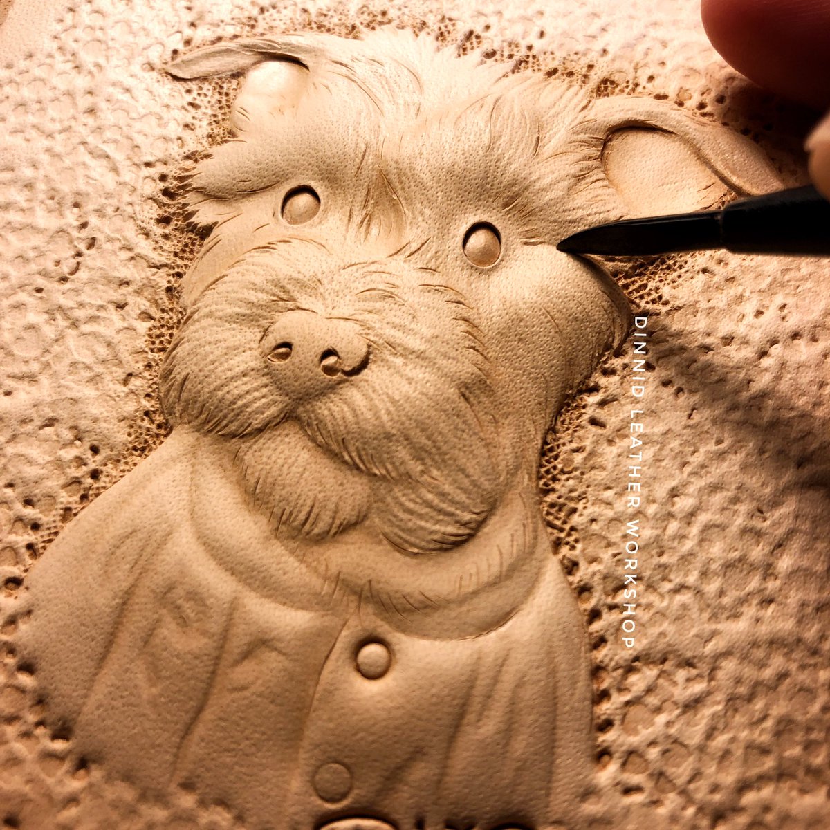 DinniDLeather's tweet photo. 「冬甩」史納莎、雪納瑞Schnauzer 鑰匙圈
from Hong Kong 🇭🇰 #皮雕藝術 #皮雕工藝 #皮雕 #dinnidworkshop #handmade #leatherart #leathercraft #leathercarving #掛飾 #keychain #leatherdye #acrylicpainting #leathertooling #catloversclub #鑰匙圈 #schnauzer #史納莎 #雪納瑞 https://t.co/vmubNfSY7O