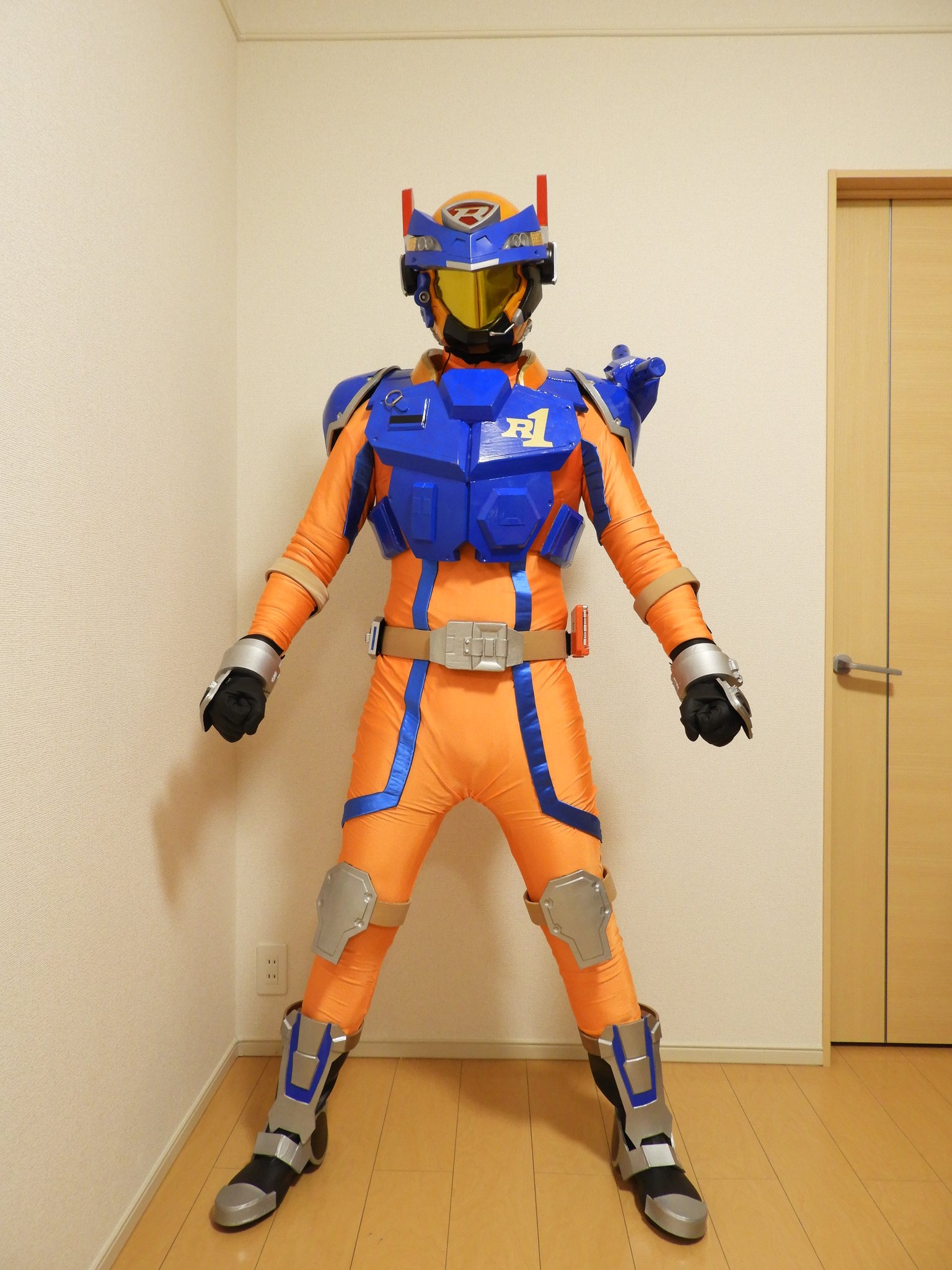 トミカヒーロー レスキューフォースR1マックス【豪華塗装仕様】 トミカヒーロー レスキューフォースR1マックス【豪華塗装仕様】