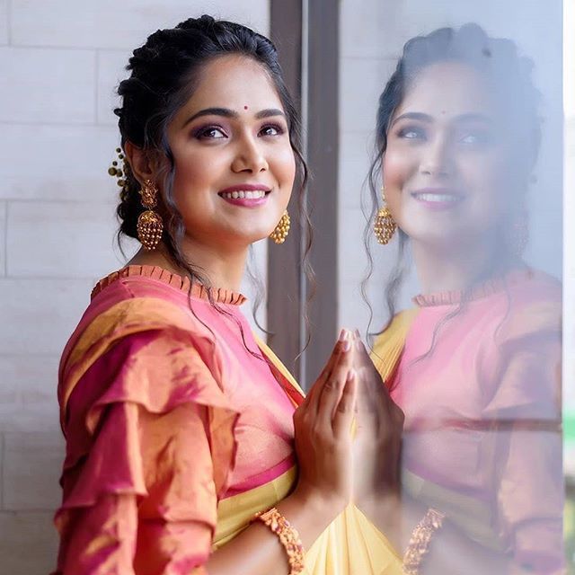 tikliwali's tweet photo. Promoting Indian Fashion #Indian#Women #Sarees #ladiesFashion #fashiontrends #FashionBlog #Tikli.in visit https://t.co/u6i7O7nWVN https://t.co/elrL7IVF0F