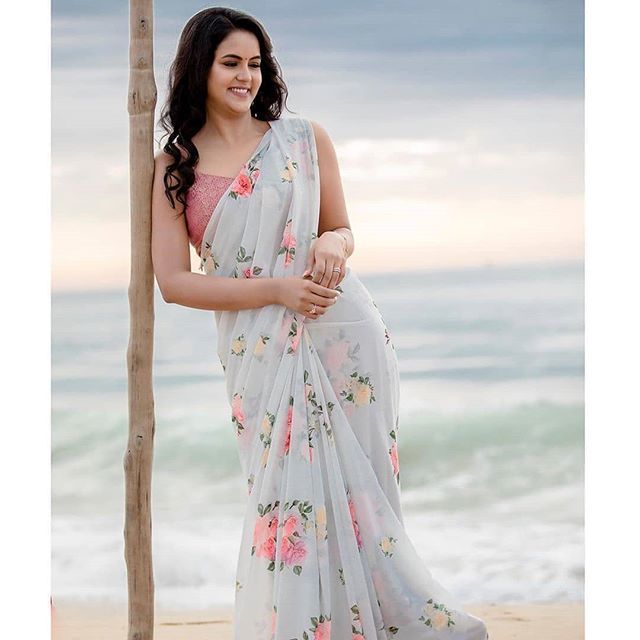tikliwali's tweet photo. Promoting Indian Fashion #Indian#Women #Sarees #ladiesFashion #fashiontrends #FashionBlog #Tikli.in visit https://t.co/u6i7O7nWVN https://t.co/zujfmXDOqR