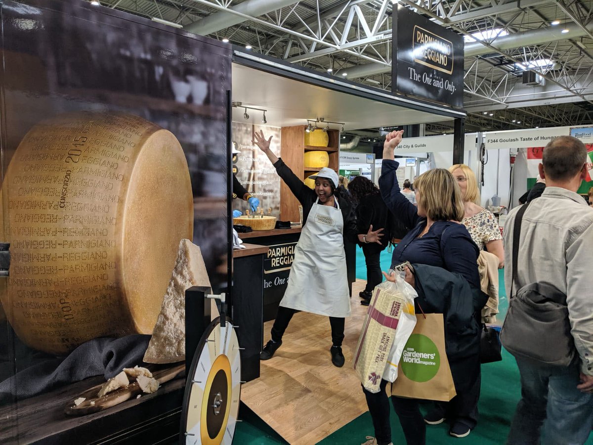 BrandDialogueUK's tweet image. #ThrowbackThursday to the @BBCGoodFoodShow, where we held a #CheeseSampling at the @NEC in Birmingham, then driving our @ParmesanUK trailer through #Manchester and #Bristol. Unsurprisingly, everyone seemed to enjoy the free #ParmigianoReggiano! #BBCGoodFoodShow