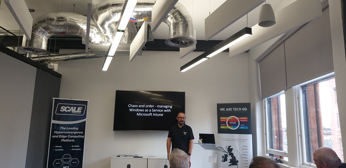 TechieLass's tweet image. Always fun to have @Bindertech in Glasgow. @TechUG #KneeDeepInTech