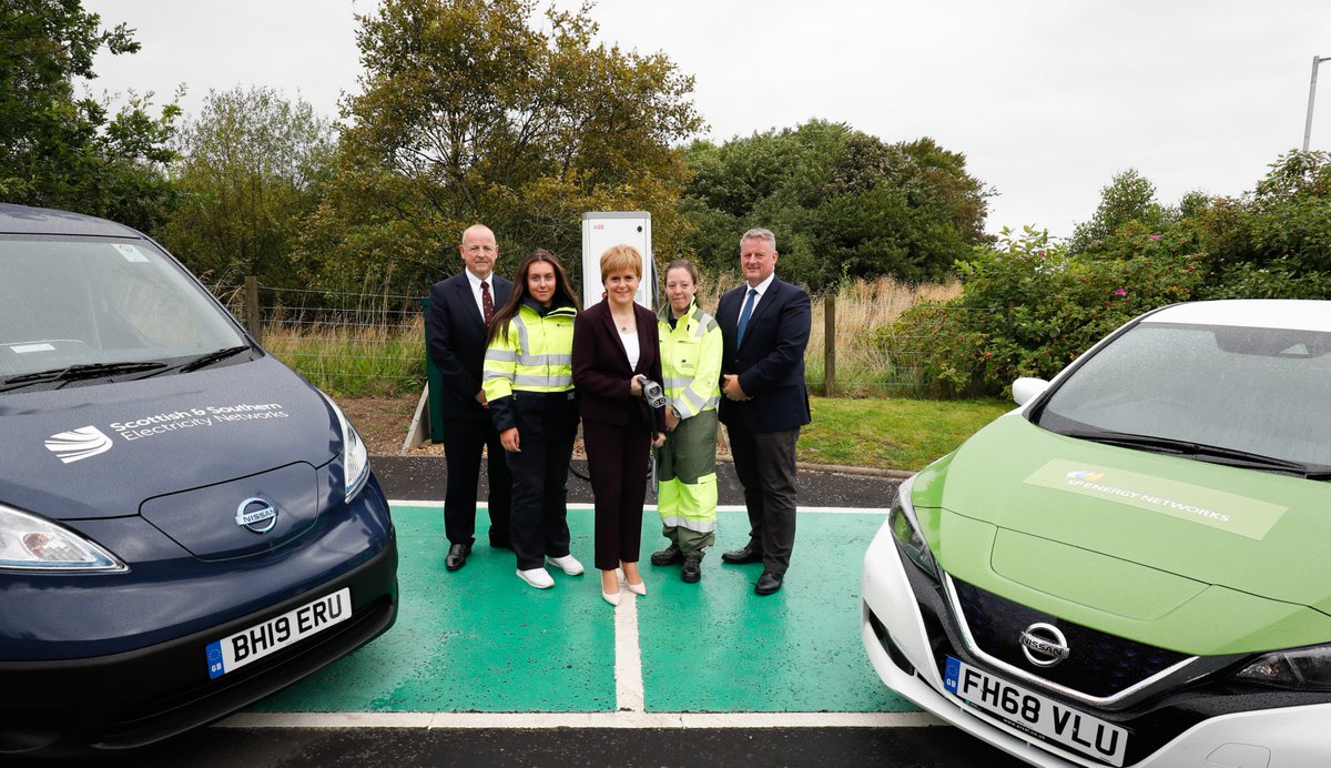 ScotGovFM's tweet photo. FM @NicolaSturgeon has announced a £7.5m project between @scotgov and @SPEnergyNetwork &amp; @ssencommunity to deliver more electric vehicle charging points and the infrastructure needed to support them.
Find out more here - https://t.co/mrL5doRqXY https://t.co/EqZupUsDKY