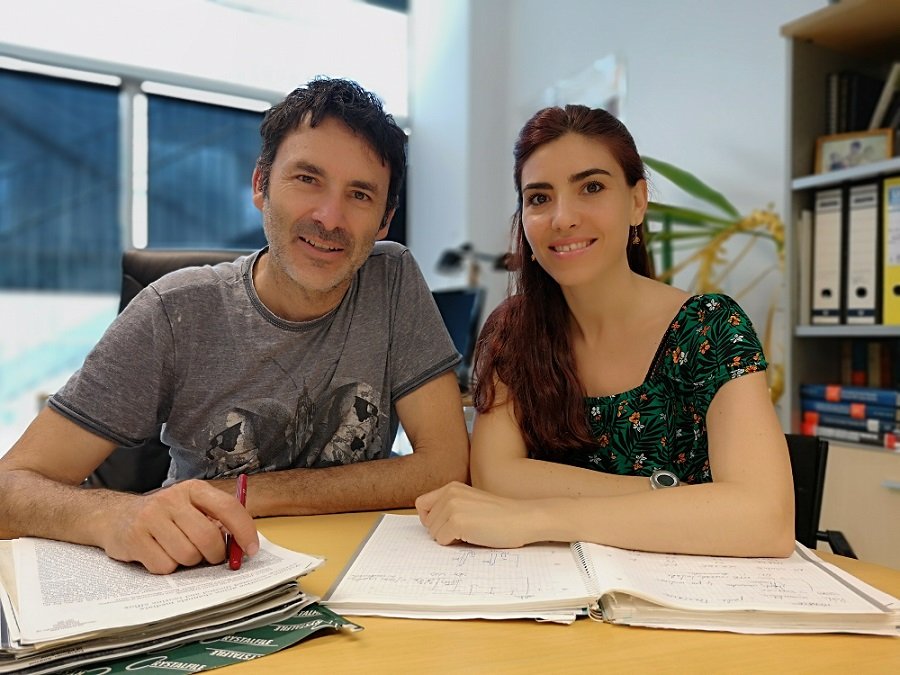 UPFBarcelona's tweet photo. #Biología🔬
Un equipo internacional de científicos ha definido el mecanismo molecular que impulsa el movimiento celular 🦠 en entornos extremadamente estrechos.
La clave está en la #presiónhidráulica🚿🌊.
https://t.co/kucXw7UBAX
@JohnsHopkins @UPFbiomedia https://t.co/OwPiYnIHUY