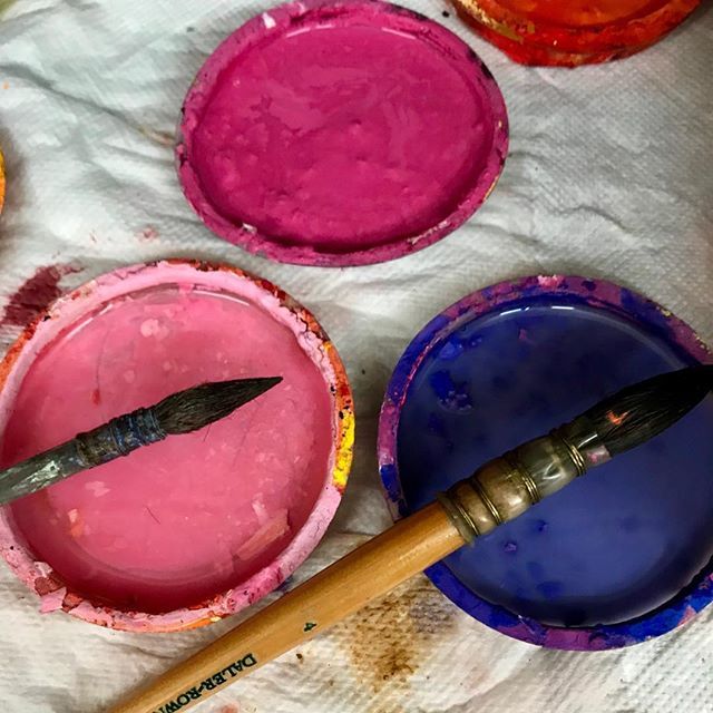 atelierpourtous's tweet photo. Une bonne rentrée à l’Atelier de Charenton avec notre excellent matériel fourni, pour respecter la démarche d’expression de nos petits et grands élèves🧒👨
.
. .
.
.
.
.
.
.
.
.
créativité #latelierdecharenton #gestedepeindre #paintingworkshop #atelierdepeinture #kids #peintur… https://t.co/VFLs6gjosG