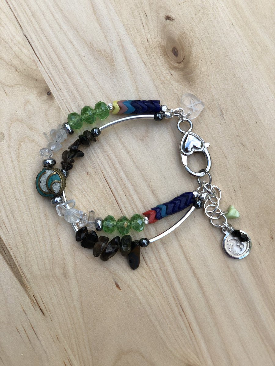 atfcreationsc's tweet photo. Happy Thursday!!! Snake beads, Tibetan charm, clear quartz, stainless steal . Free shipping only in USA,
for orders only by private message
.
.
#handmadejewelry #bohojewelry #fashionbracelts #uniquebracelets #africantradebeads #stackablebraceles #muranobeads #handcraftedjewelry https://t.co/7sy1S4gaFn