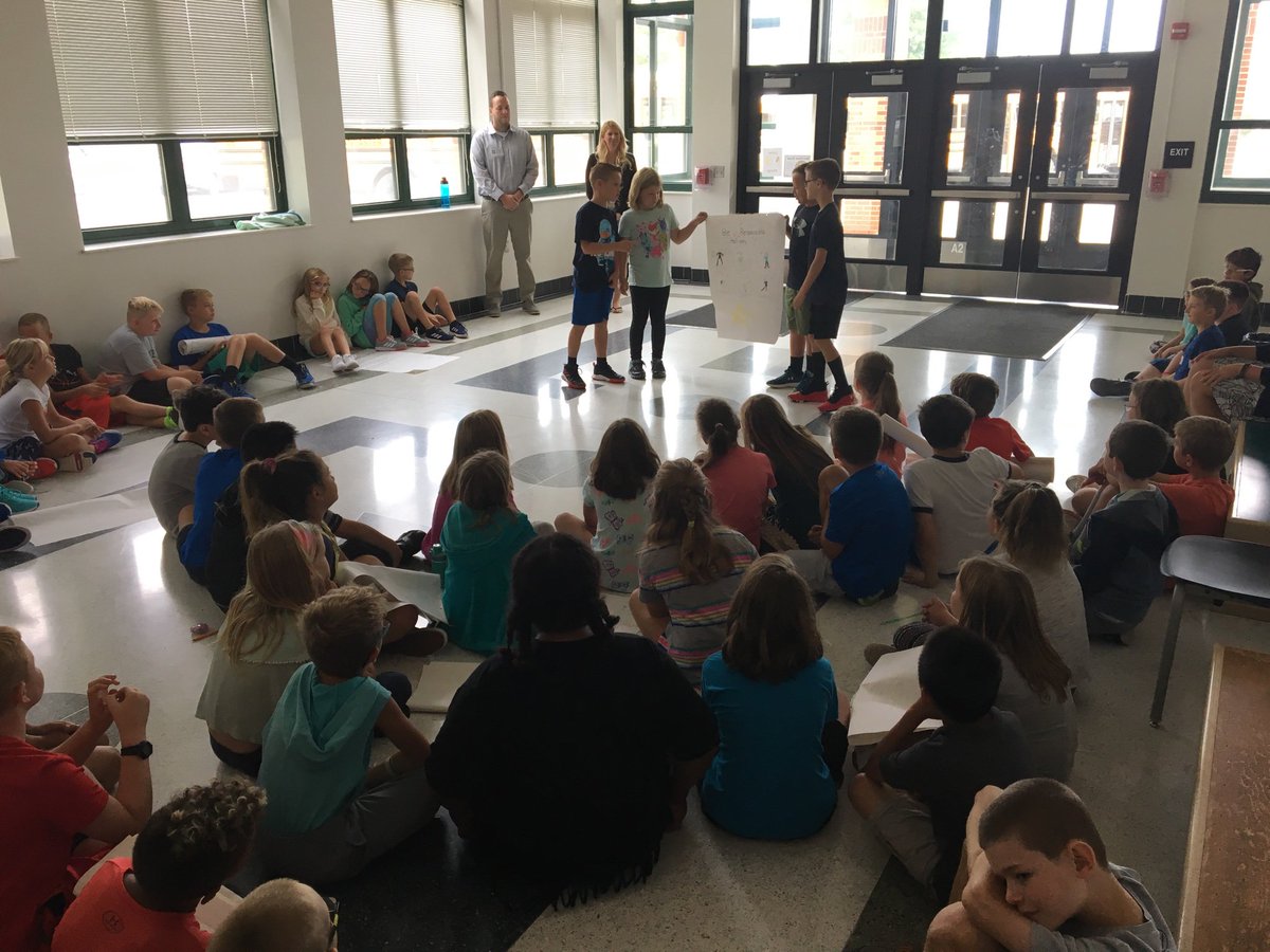 Mr. Straub tweet media