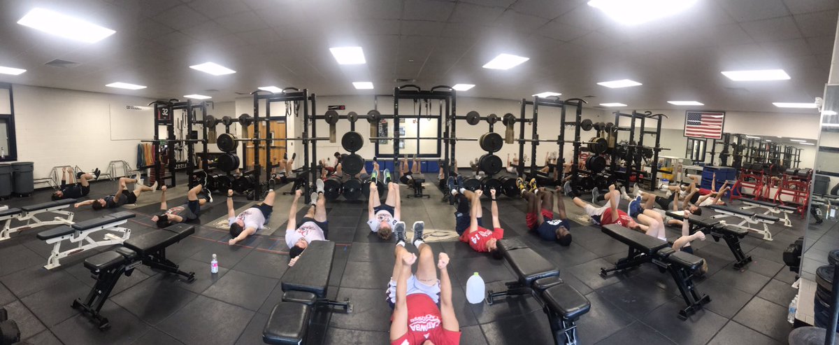 CatawbaMLAX's tweet image. Before we can sprint we must learn to crawl @Catawba_Strngth #ControlTheCore #Quadruped #DeadBug #MBSlams