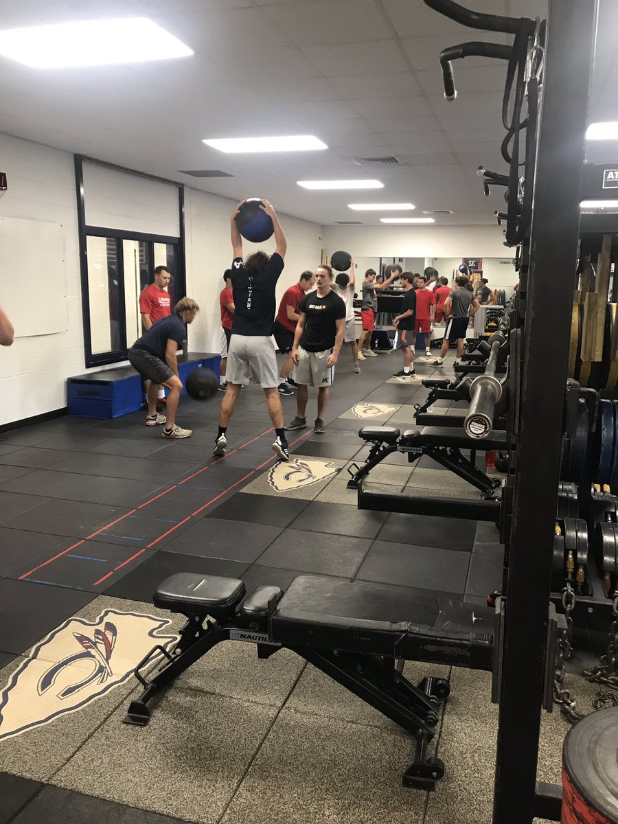 CatawbaMLAX's tweet image. Before we can sprint we must learn to crawl @Catawba_Strngth #ControlTheCore #Quadruped #DeadBug #MBSlams