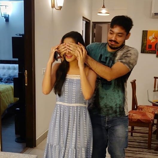 roop_ishika's tweet photo. #BirthdaySegment @DonalBisht @indiatvnews @SBSABPNews #DonalBisht #JasumatiBisht #RanjanBisht #JaiSinghBisht #BishtFamily #Happy #DilTohHappyHaiJi @StarPlus @4lionsfilms #StarPlus https://t.co/uK9rszCnT1