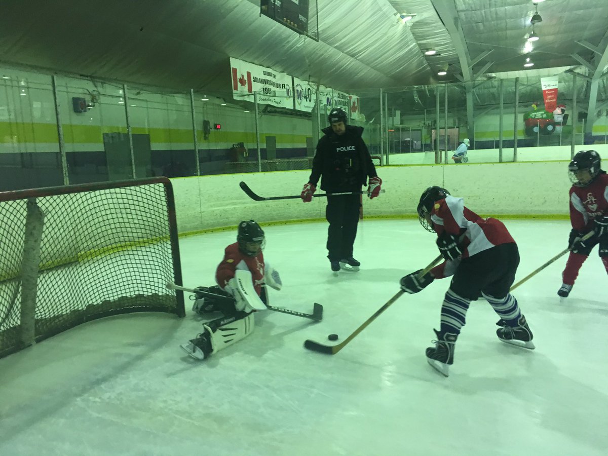 PAHLParkdale's tweet photo. Thank you Malcolm McFadyen of Streetsville Sports for your hockey equipment donation. You have helped kids enjoy the game of ice hockey who without people like you may not have had the opportunity ☺️👍🏻 #communitypartners #thankful https://t.co/hCFd5opEgA