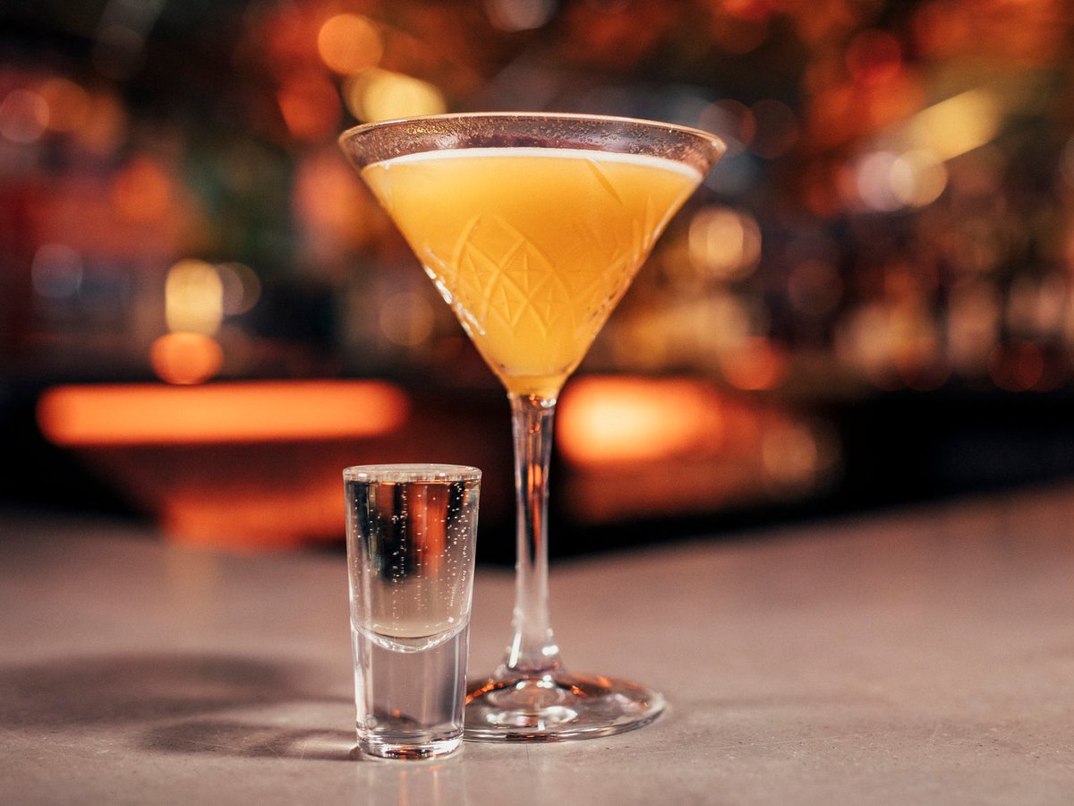 ElementsPRMC's tweet image. Oh come on now! Really? We&apos;re renaming cocktails now?! The world&apos;s gone mad 🤡 #MarksAndSpencer #PornStarMartini #PC #PoliticalCorrectness - ow.ly/ETn550vNzVL