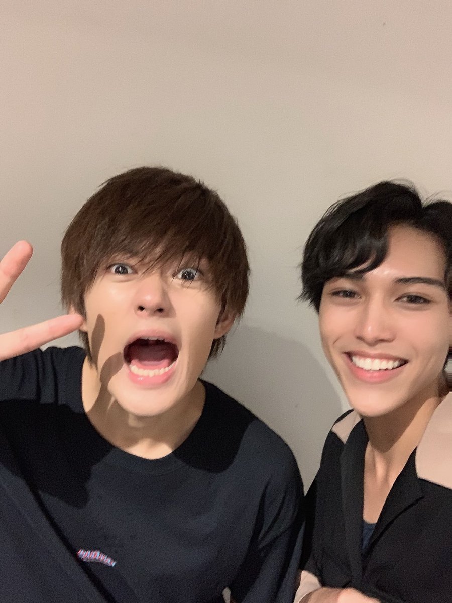 kevinx_official's tweet photo. エビダン同い年メンバーーー！！！！！

たくみくん、はやとくん、まさきくん、てったくん🥰

#北村匠海
#佐野勇斗
#矢部昌暉
#関哲汰
#KEVIMAX https://t.co/ub2ZGPo3GQ