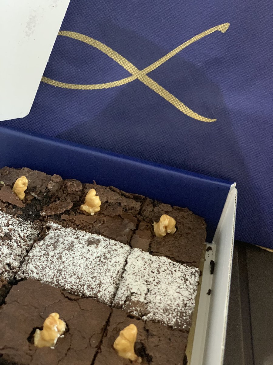 RAP1232's tweet photo. The best brownies in town #labonel #foodies https://t.co/jC607wU9BF