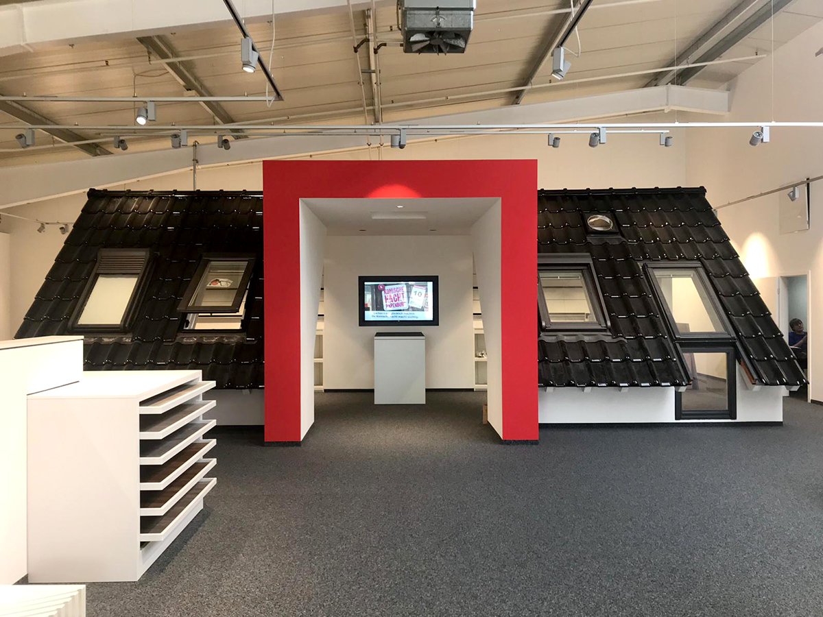videro's tweet photo. BauXpert Schulte setzt am Standort Rhede (im EDZ) auf digitalen Beratungsservice auf Basis des Konzepts AusstellungDigital der EUROBAUSTOFF.
Auf einem interaktiven Bildschirm werden interessierten Kunden – auch über RFID getriggert – digitale Produkterlebnisse vermittelt. https://t.co/utoe8kQl0I